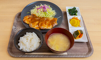 特選豚リブロースの生姜焼定食